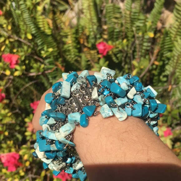Beautiful turquoise beaded bracelet. - Picture 2 of 6